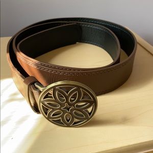 Never worn brown belt women’s size 20W